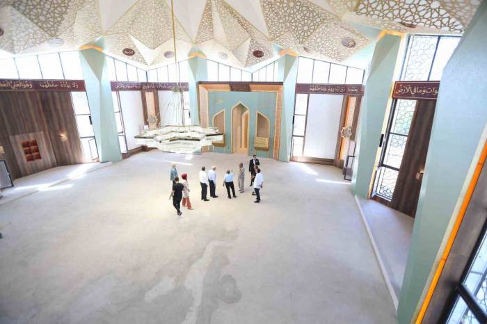 Büyükkılıç, Belediye-hayırsever İş Birliği İle Hayata Geçirilecek Camiyi İnceledi