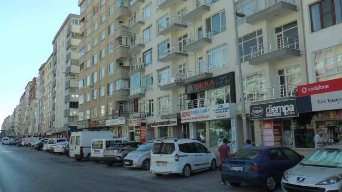 Aynı Taşıyıcı Sistemdeki Binalarda Hasar Durumu Yüksek Olana Göre İşlem Yapılacak