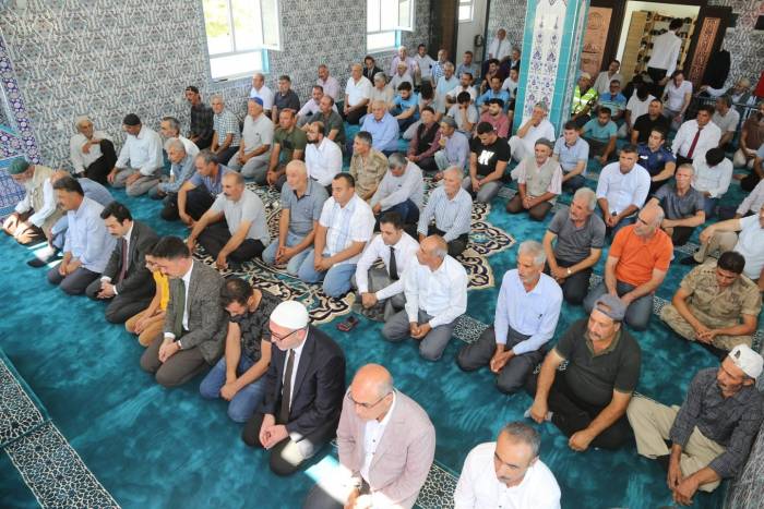 Hayırsever Vatandaşlar Seferber Oldu, Köye 3 Katlı Cami Yapıldı