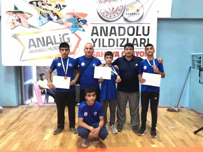 Yunusemreli Güreşçiler, Yozgat’tan 3 Madalya İle Döndü