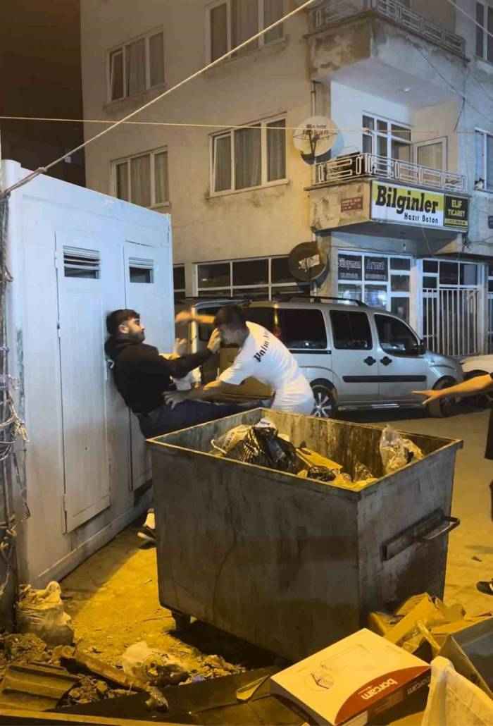 Zonguldak’ta İki Grup Arasında Yumruklu Kavga Cep Telefonu Kamerasında