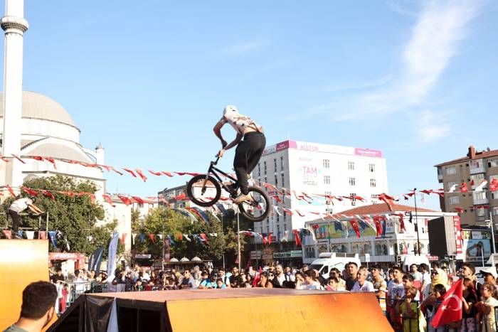 Bağcılar’da “Zafer Turu” Bisiklet Sürüşü Yapıldı