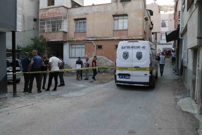 Bahçede Mangal Yaparken Ailesini Kurşun Yağmuruna Tuttu: 1 Ölü, 6 Ağır Yaralı