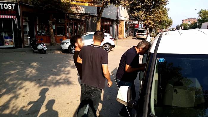 Market Görevlisini Darp Edip Kaçan Hırsızı Vatandaşlar Yakaladı