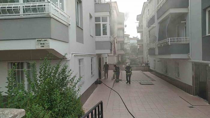 Bodrum Katında Çıkan Yangın Paniğe Sebep Oldu