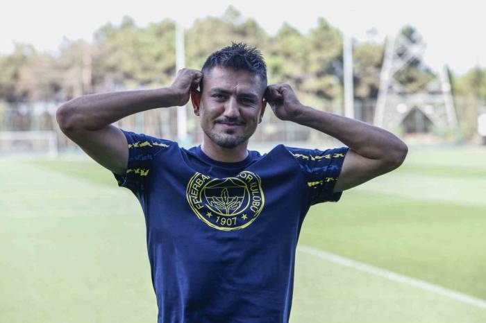 Cengiz Ünder: "Taraftarımızın Sevgisi İle Sahada Çok Daha Güçlü Bir Oyuncu Olacağım"