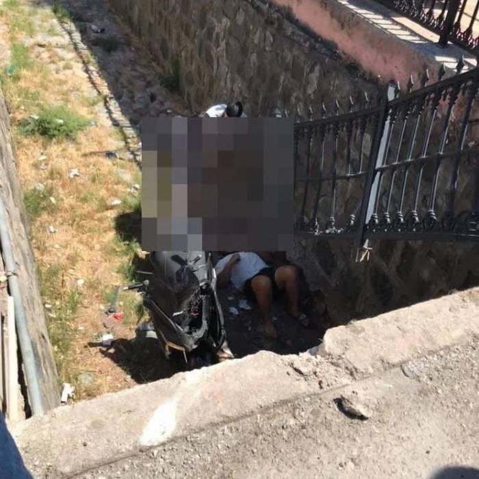 İki Motosiklet Çarpıştı, Biri Kanala Düştü: 3 Yaralı