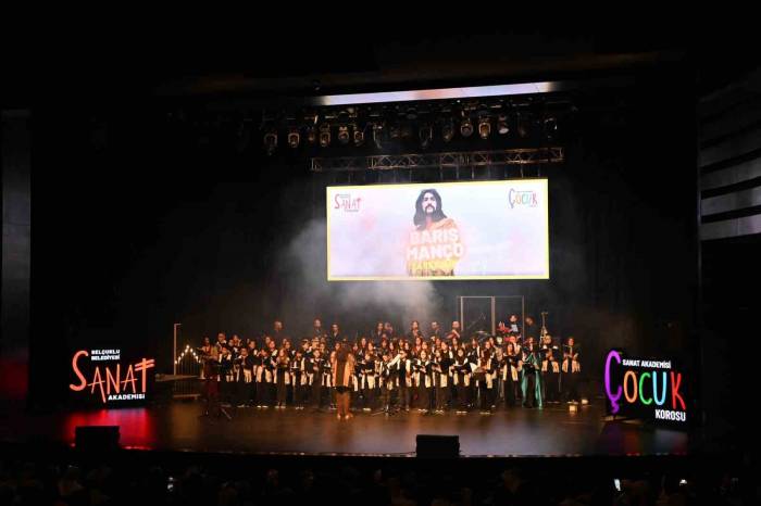 Sanat Akademisi Çocuk Korosu Barış Manço Şarkılarını Seslendirdi