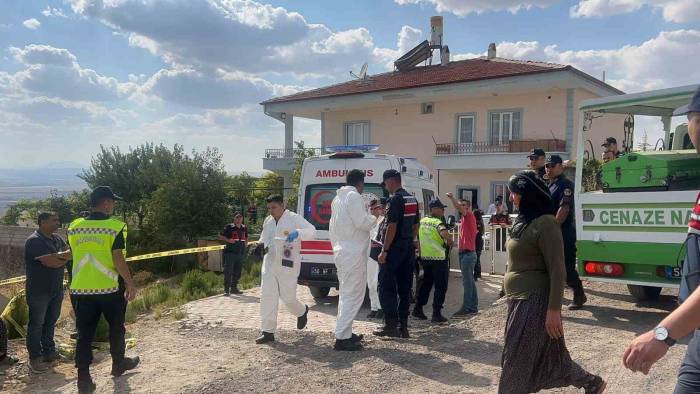 Önce Eşini Sonra Kendisini Öldürdü