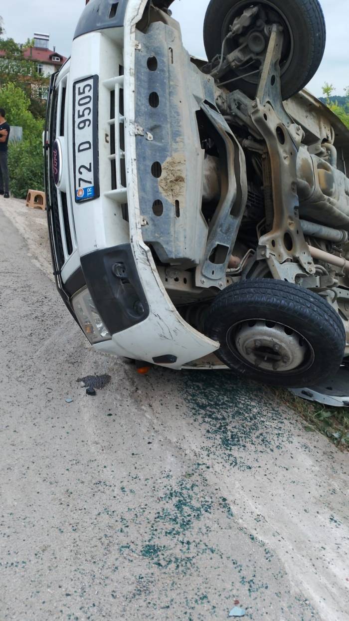 Fındık İşçilerini Taşıyan Minibüs Kaza Yaptı: 17 Yaralı