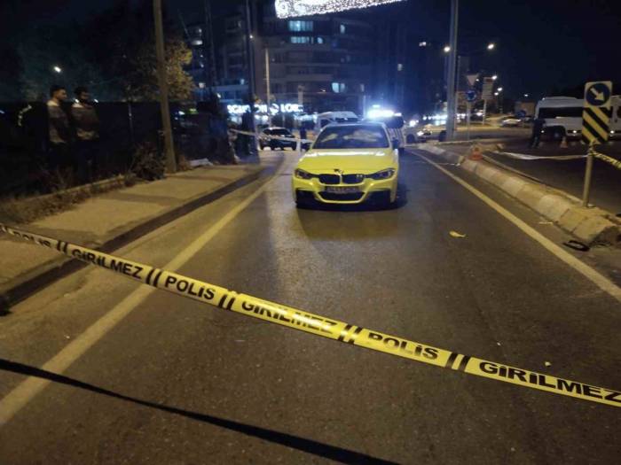 Sultanbeyli’de Borç Kavgası: Aracını Kurşunlayıp Darp Ettiler