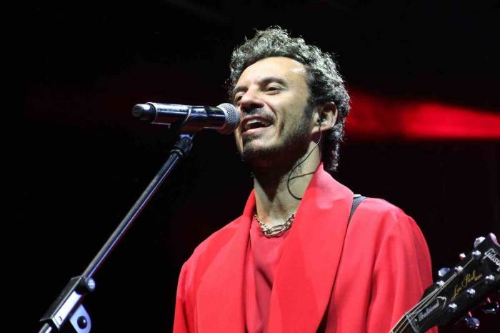 Buray Kocaelilere Unutulmaz Bir Gece Yaşattı