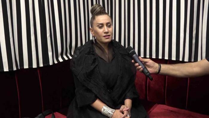 Azerbaycan Devlet Sanatçısı Azerin: “Karabağ Duam Kabul Oldu”