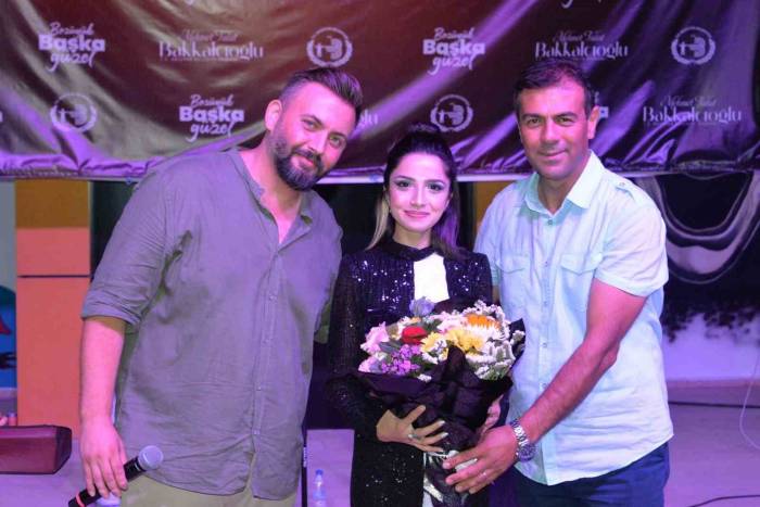 Bozüyük Belediyesinin Kurtuluş Günleri Etkinlikleri Sevilen Sanatçıların Konserleriyle Devam Ediyor