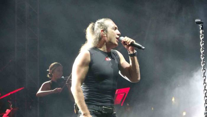 Fethiye’de Zafer Bayramı Kıraç’ın Konseriyle Kutlandı