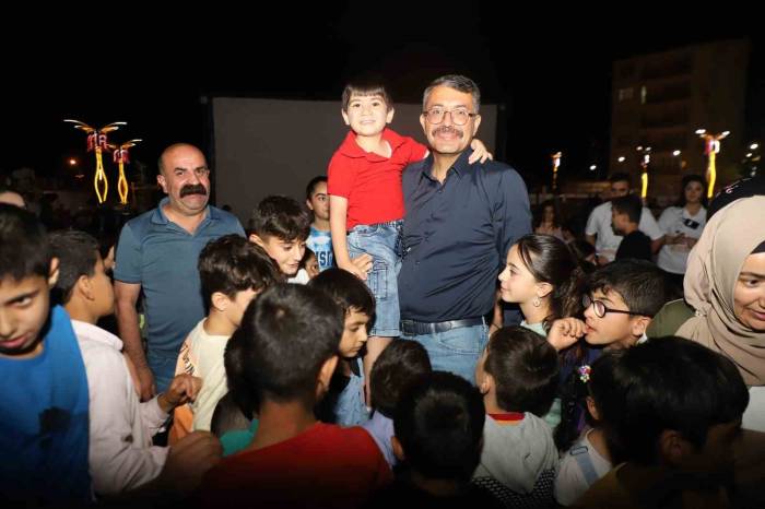 Hakkari Valisi Ali Çelik’e Sevgi Seli