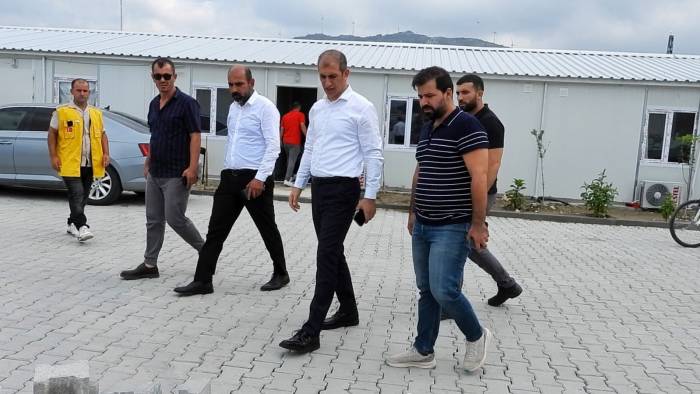 Samandağ Kaymakamı Sağanak Sonrası Olumsuzluklara Yerinde Müdahale Etti