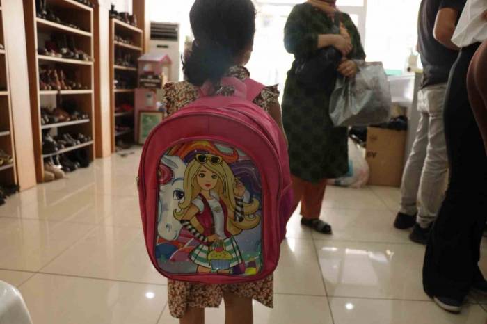 İhtiyaç Sahibi Öğrencilere Kırtasiye Yardımı