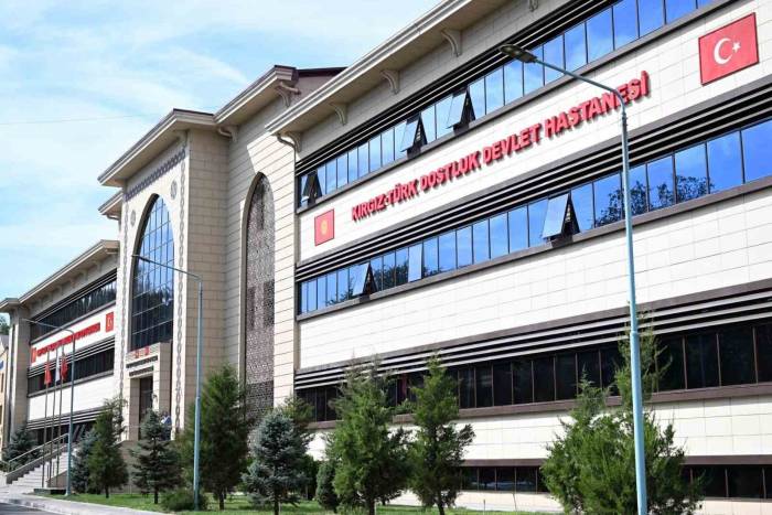 Kırgızistan’da Türk Doktorlardan İlk Böbrek Nakli Ameliyatı