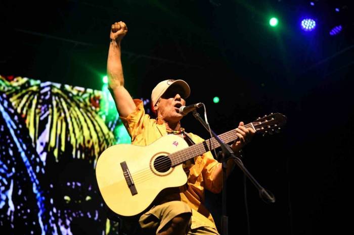 Kadıköy’de Manu Chao Rüzgarı Esti