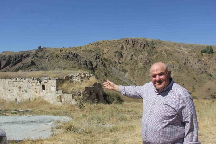 Definecilerin Talanına Uğrayan Kiliseye Muhtardan Kameralı Çözüm