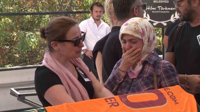 Oyuncu Ünal Silver Son Yolculuğuna Uğurlandı