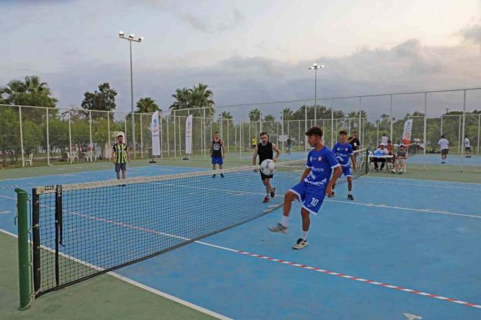 Ayak Tenisi ‘Zafer Kupası’ İçin Oynandı