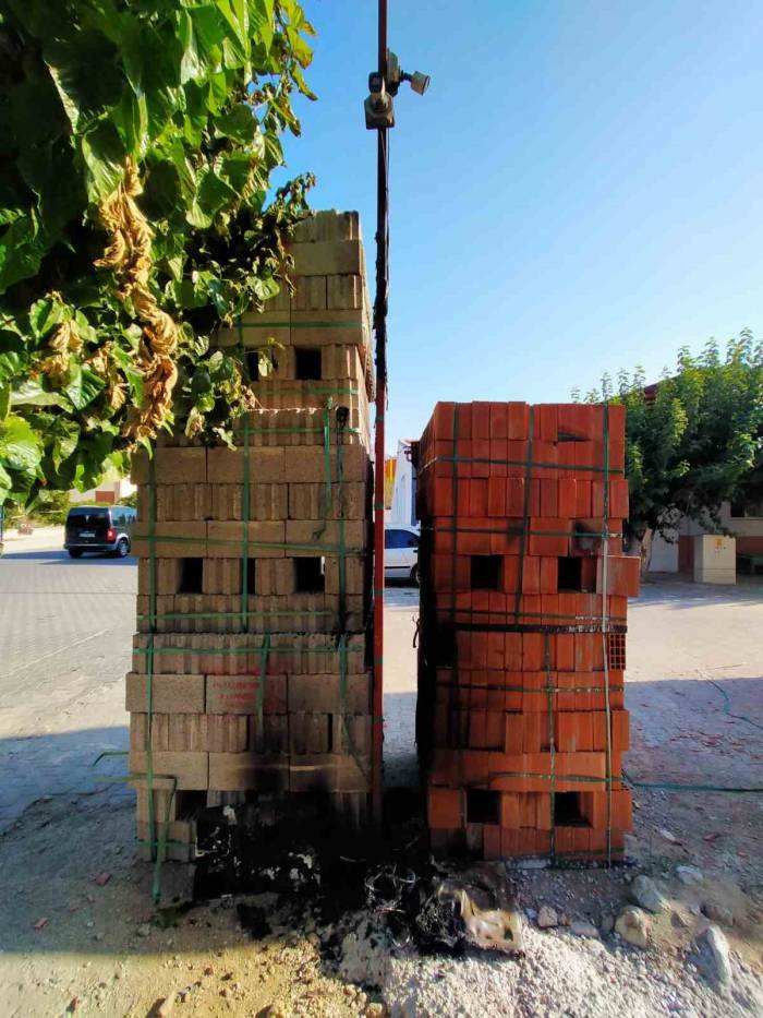 Hırsızlar Öfkesini Güvenlik Kameralarından Çıkardı