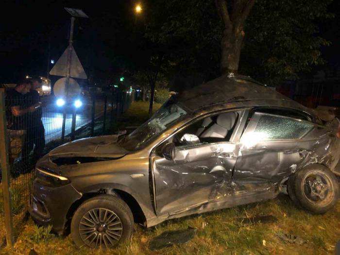 Kağıt Gibi Ezilen Araçtan Sağ Çıktılar