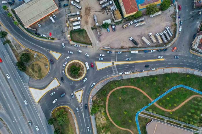 Derince Millet Bahçesi Çevre Yolları Estetik Görünüme Kavuştu