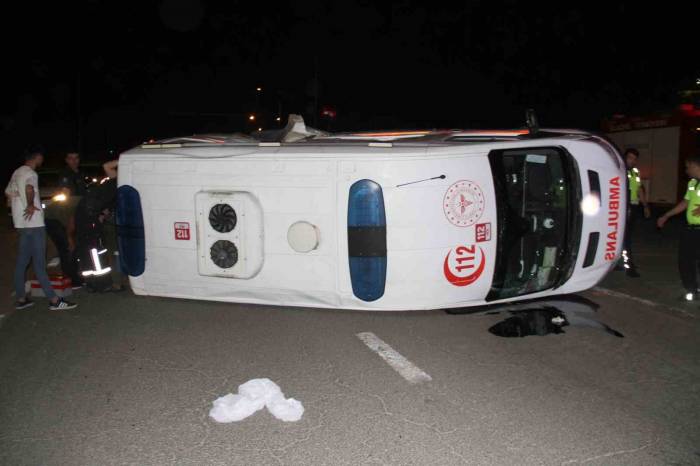Elazığ’da Ambulans İle Pikap Çarpıştı: 5 Yaralı