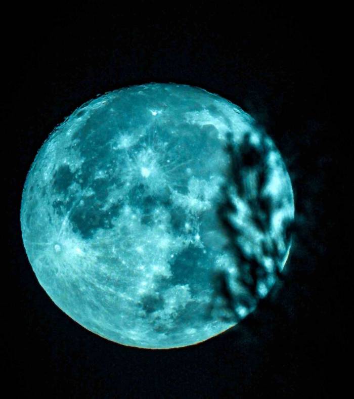 Mavi Ay Muğla’da Renkli Görüntülere Sahne Oldu