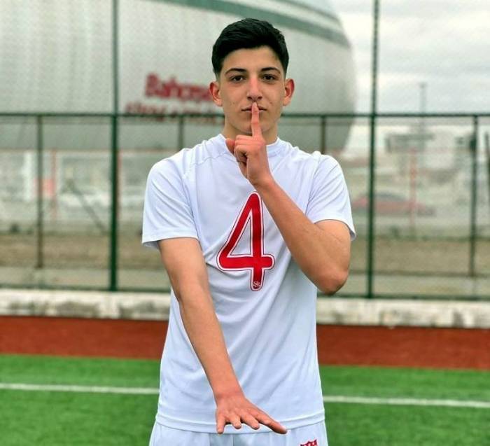 Samsunspor, Genç Futbolcu Efe Halil Şimşek’i Transfer Etti