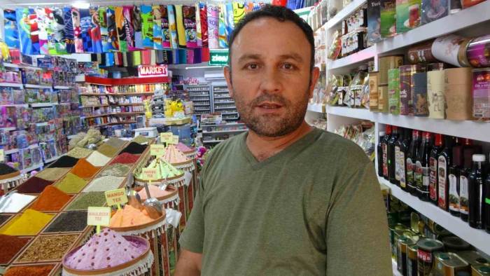 Kapının Önüne Bırakılan Deniz Yatağı Turist Kadın Tarafından Çalındı