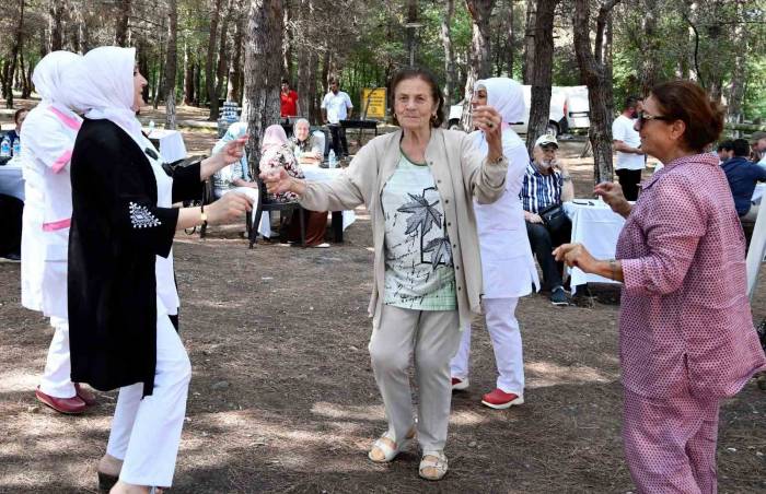 Yıllar Sonra Piknik Yaptılar