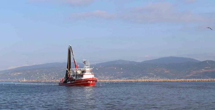 Bandırma’da Balıkçılar ‘Vira Bismillah’ Dedi