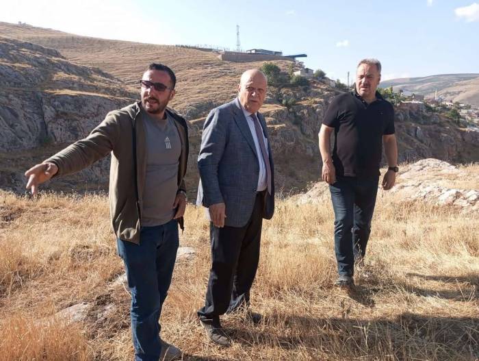 Başkan Pekmezci Taş Kesme Ve Fileleme Çalışmalarını Yerinde İnceledi