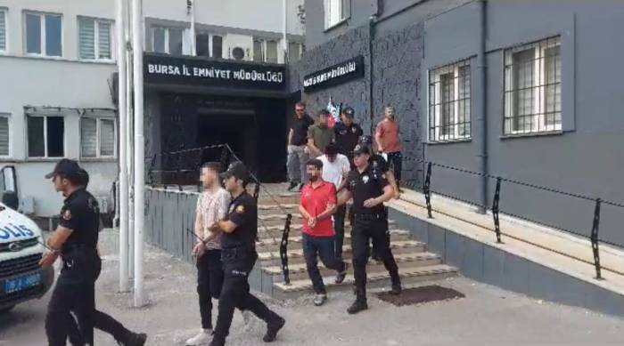 Bursa’da Aranan Şahıslara Operasyon: 23 Gözaltı