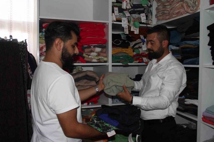 Bu Dernekte Bir Elin Verdiğini Diğer El Görmüyor