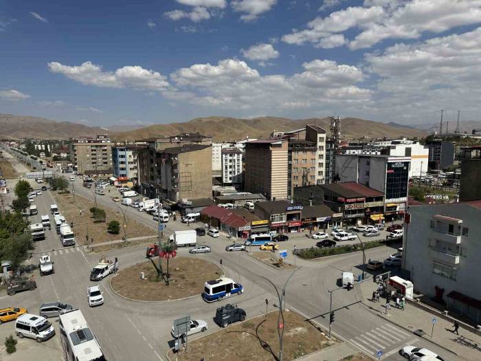 Yüksekova’da 7 Yıldır Kapalı Olan İpekyolu Trafiğe Açılıyor