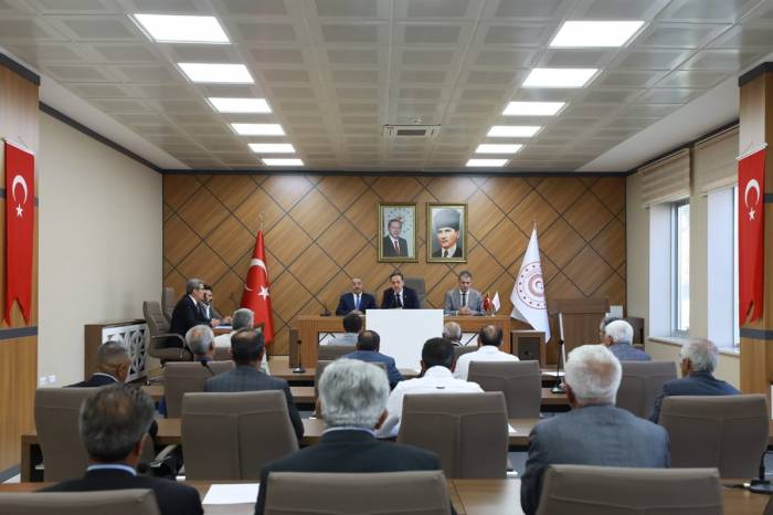 Vali Usta, Projeler Hakkında Bilgi Aldı