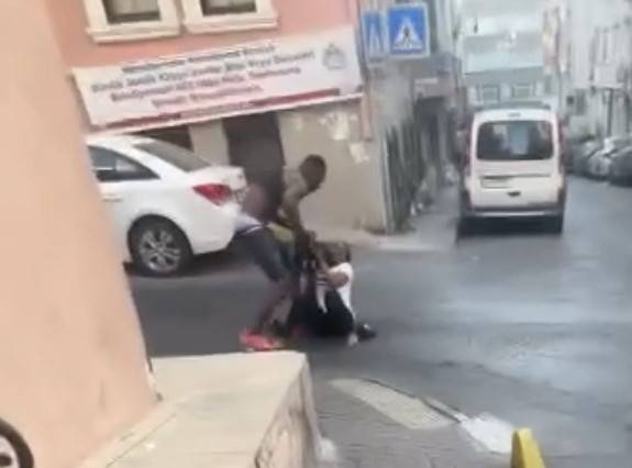 Fatih’te Yabancı Uyrukluların Kavga Anları Kamerada