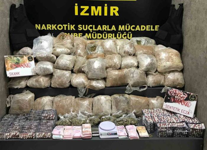 İzmir’de Uyuşturucu Sevkiyatı Operasyonu: 4 Tutuklama