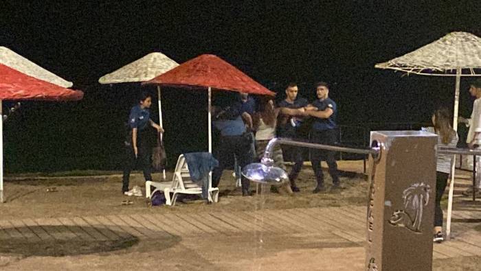 Boğulma Tehlikesi Geçiren Kadın Polise Mukavemetten Gözaltına Alındı