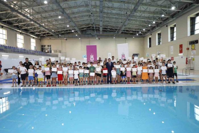 Şehzadeler Belediyesi Yaz Okulu Sertifika Töreniyle Noktalandı