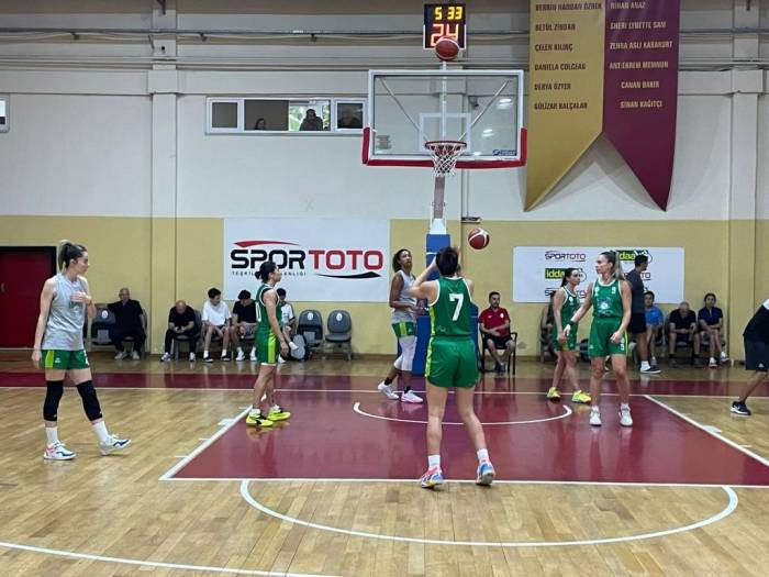 İzmit Belediyespor Hazırlık Maçında Galatasaray’ı Yendi