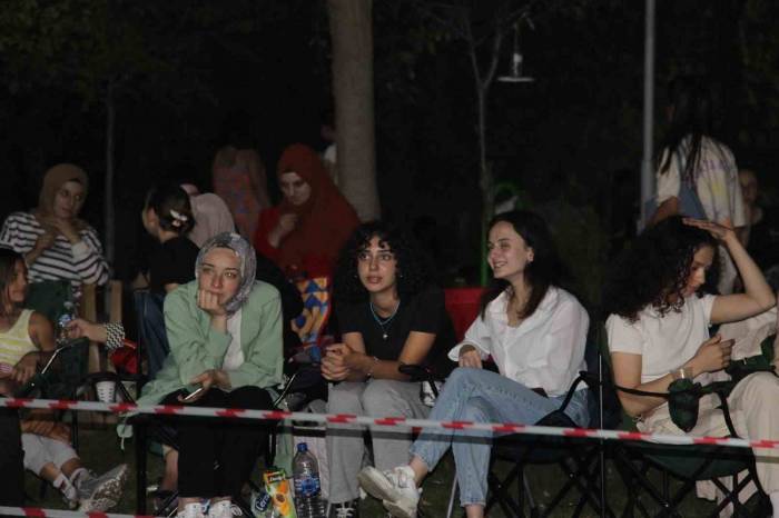 ’yaz Akşamları Konserleri’ Ve ’sinema Günleri’ Büyük İlgi Gördü