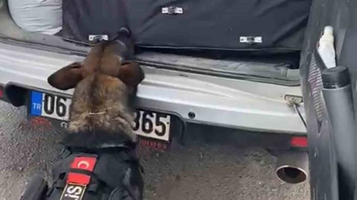 43 İlin Geçiş Güzergahında Uyuşturucuya Geçit Yok: 36 Kilogram ’skunk’ Ele Geçirildi