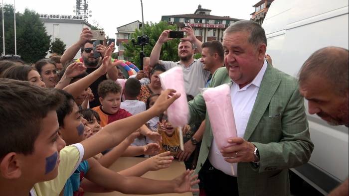 Çocuk Şenliğinde Pamuk Şekeri İzdihamı