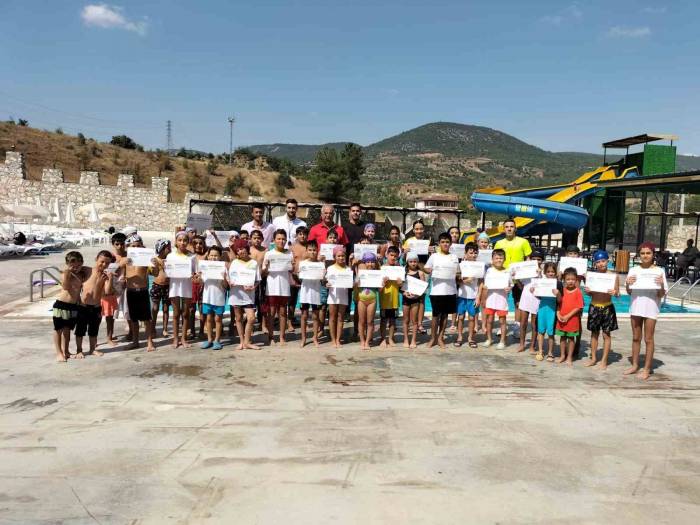 Yaz Kursları Bitti, Sertifikalar Dağıtıldı